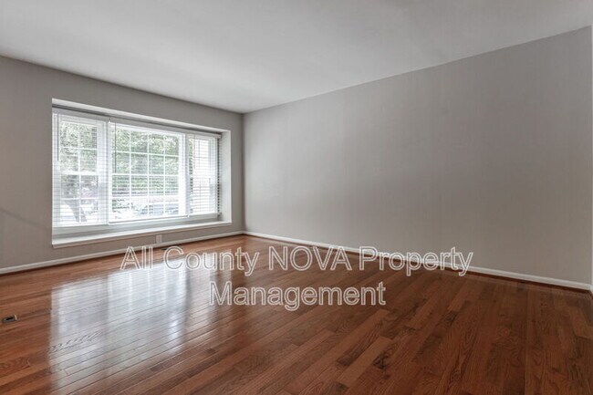 Foto del edificio - 4806 Treasure Ct