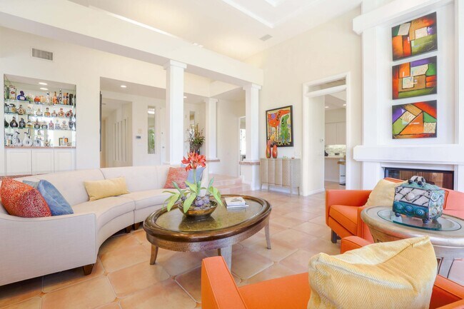 Foto del edificio - 901 Deer Haven Cir