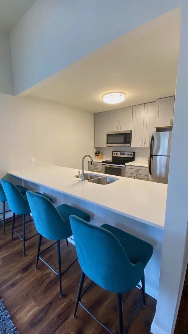 Building Photo - 621 Riverine Dr