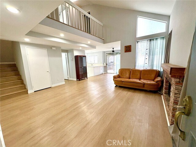 Foto del edificio - 2747 Fairlane Pl