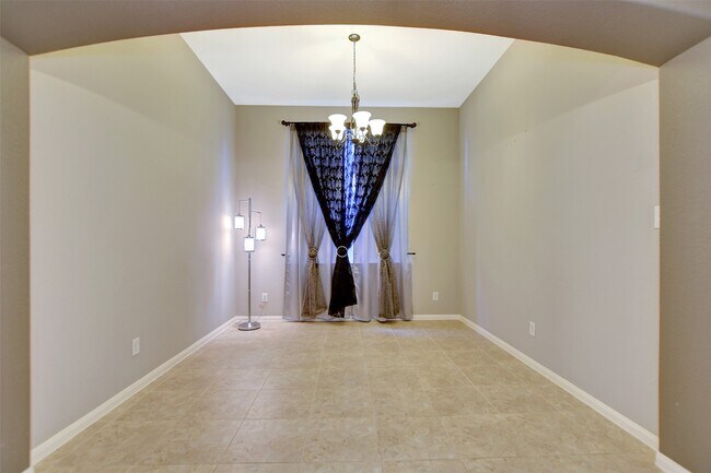 Building Photo - 18226 Russett Green Dr