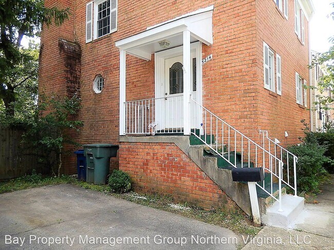 Building Photo - 4 br, 3.5 bath House - 5214 DOVER PLACE