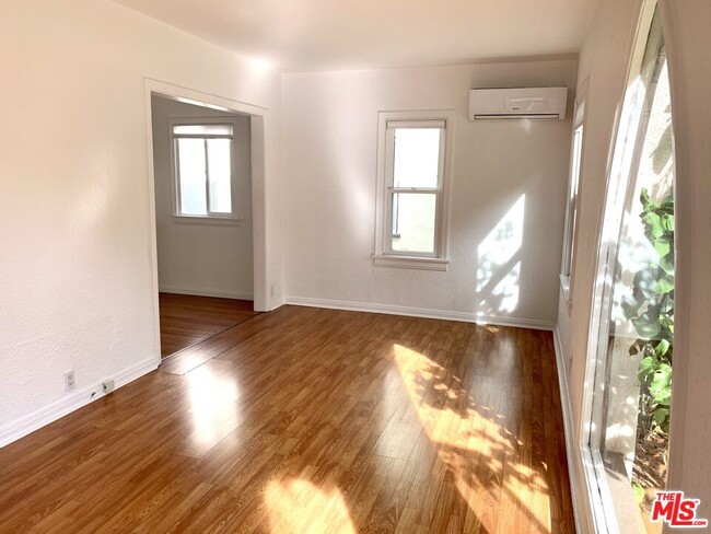 Building Photo - 4232 Lincoln Ave