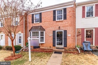 Building Photo - 6020 Kerrwood St