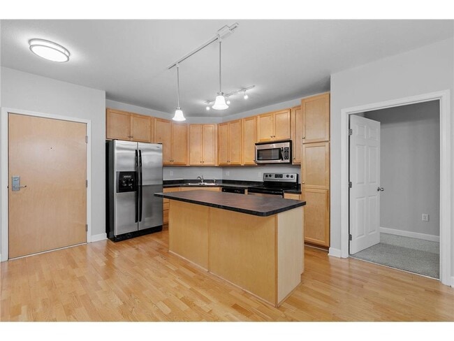 Building Photo - 1155 Ford Rd