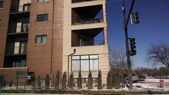 Foto del edificio - 2600 W Grand Ave