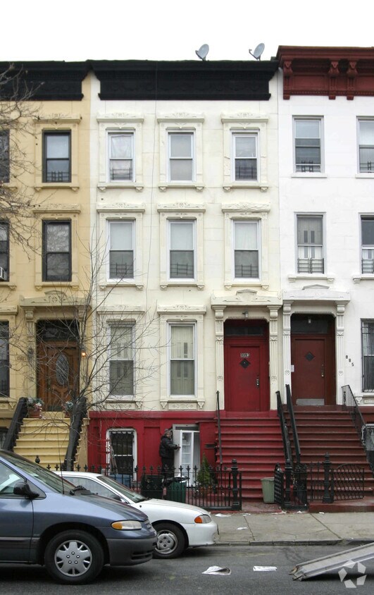 Primary Photo - 883 Lafayette Ave