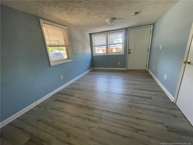 Building Photo - 822 Ridge Rd