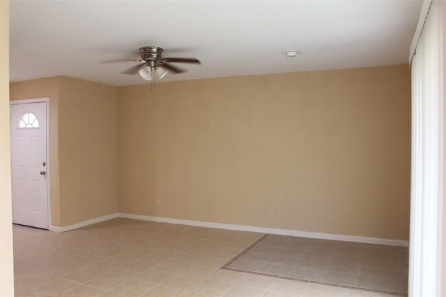 Photo - 16111 Aspenglenn Dr Apartment