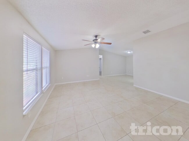 Building Photo - 1314 Oakcrest Dr