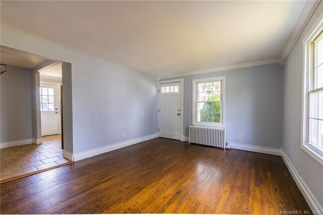 Building Photo - 480 Ezra St