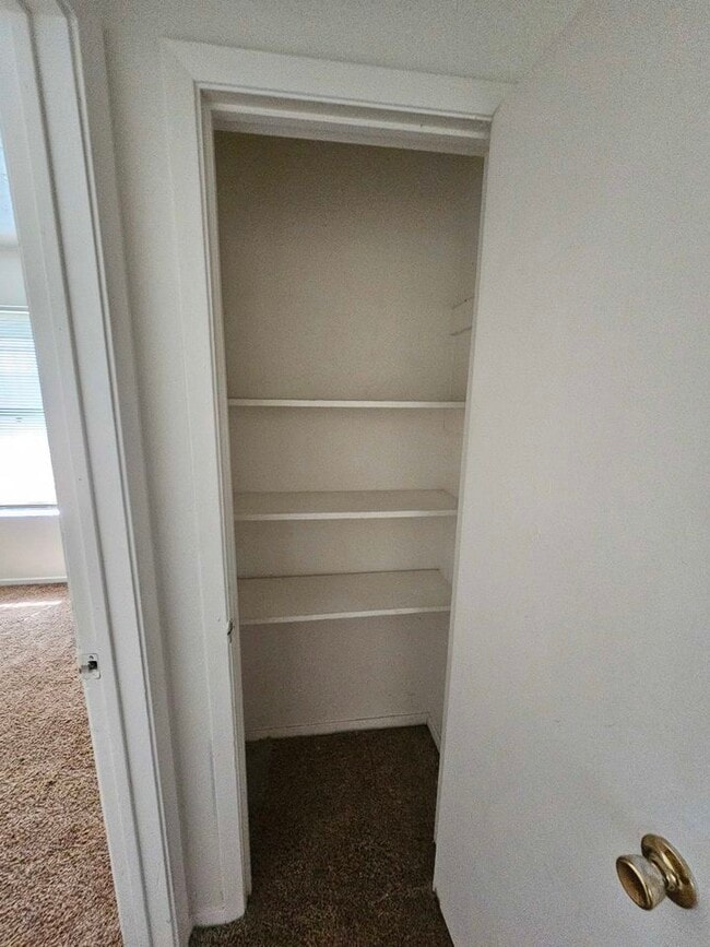 Foto del edificio - 3404 Burton Ave