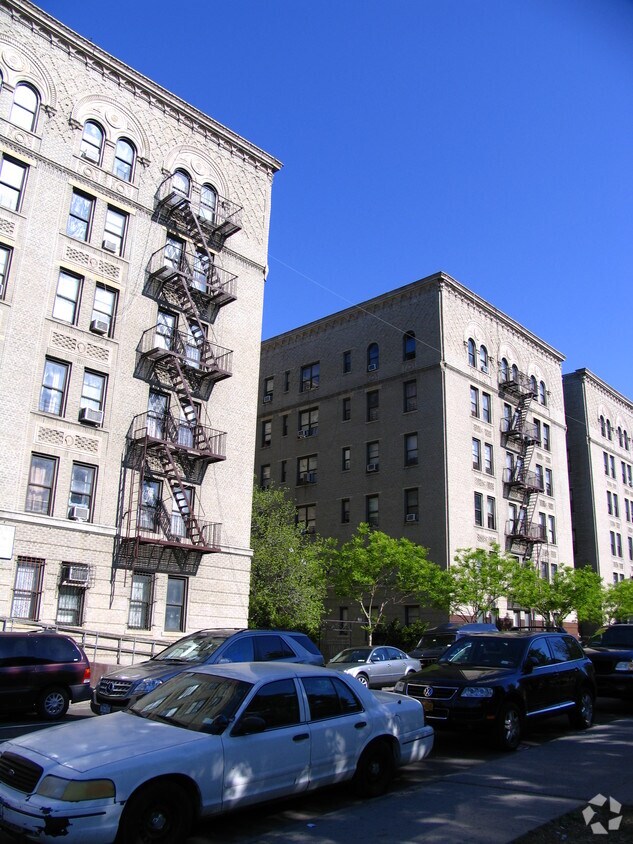 Building Photo - 911 Walton Ave
