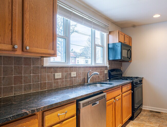 Photo - 41 Potter St Apartment