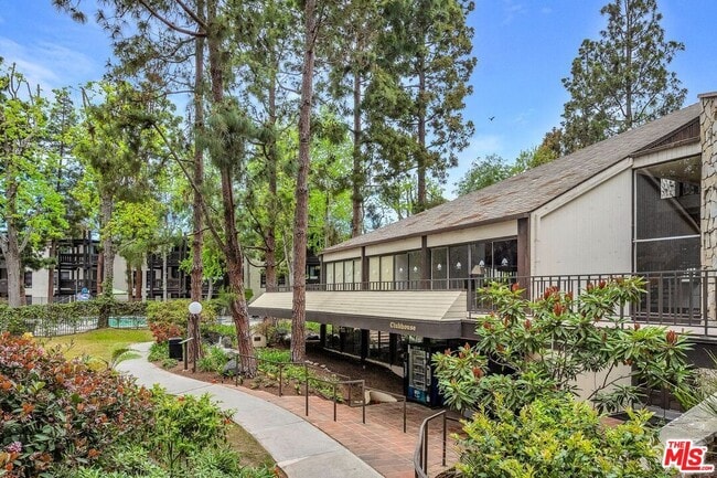 Building Photo - 7777 W 91st St