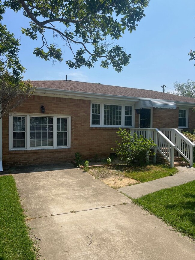 Foto del edificio - Solid ranch home