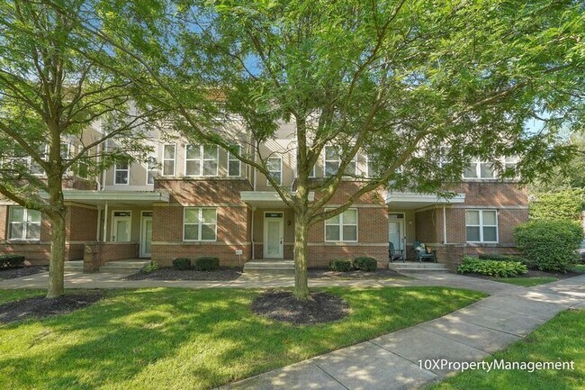 Building Photo - 1400 Lower Green Cir