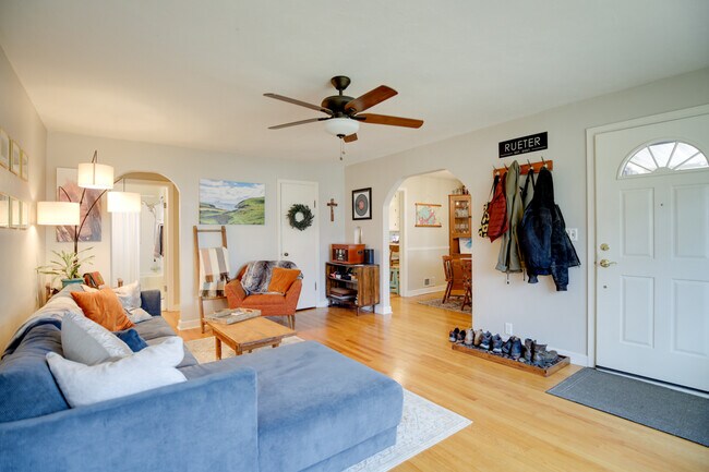 Foto del edificio - 4509 Shore Acres Rd
