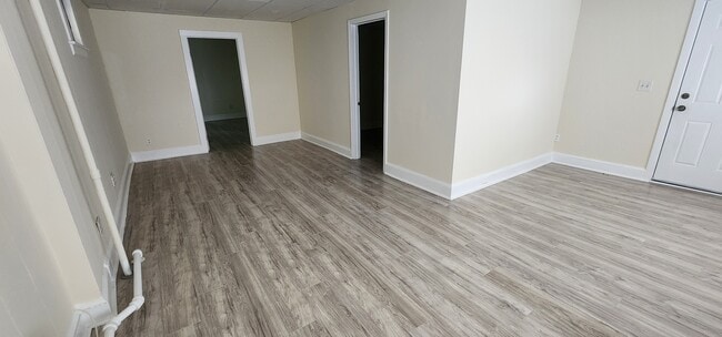 Building Photo - 2583 Main St