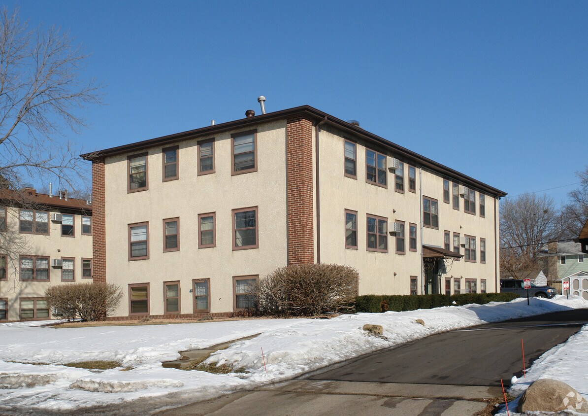 Building Photo - 5918-5924 35th St W