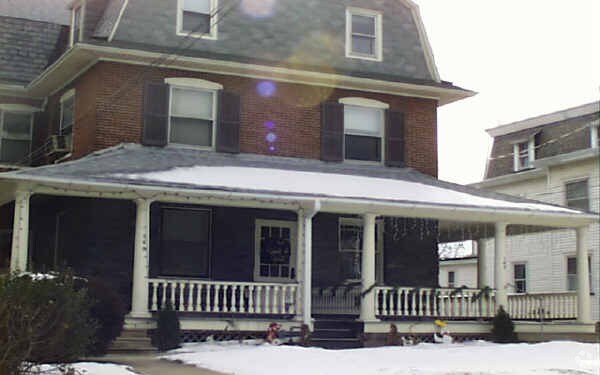 Primary Photo - 143-145 Cricket Ave