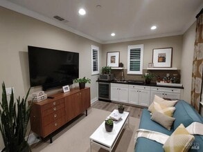 Building Photo - 706 Hydrangea Dr