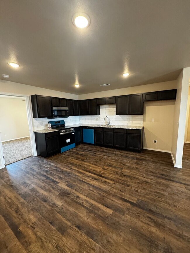 Foto del edificio - New construction!!! Beacon Pointe 3/2/2