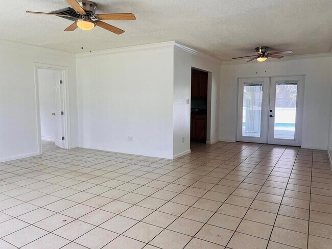 Foto del edificio - 1120 SW Ithaca St