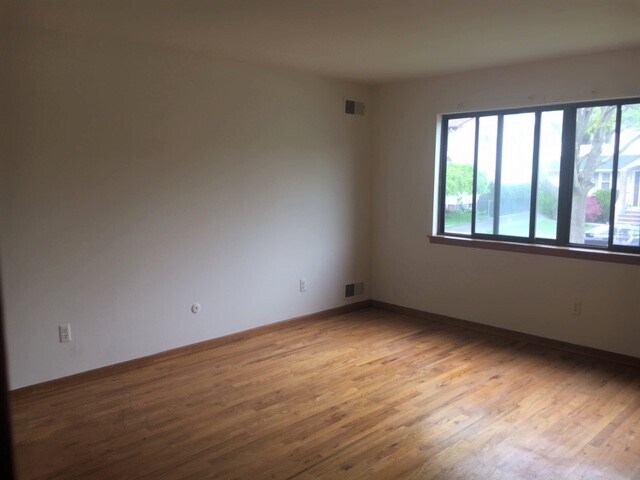 Building Photo - 18 Ladwik Ln