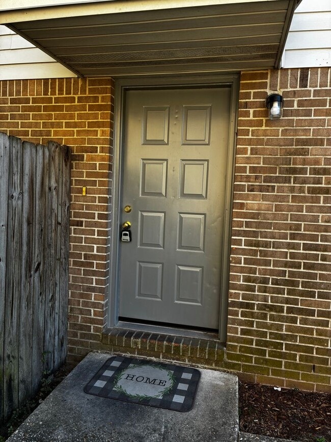 Foto del edificio - 873 Fairview Dr