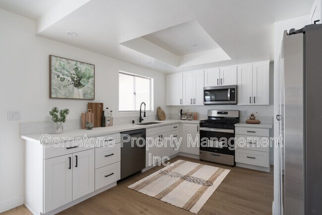 Building Photo - 6702 Saranac St