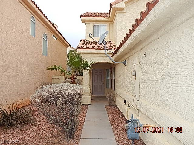 Building Photo - 1641 N Sand Canyon Dr