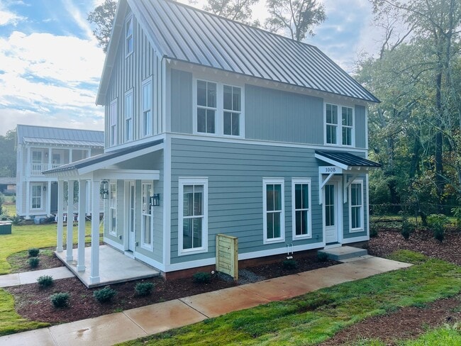 Building Photo - 100 Gardenia Ln