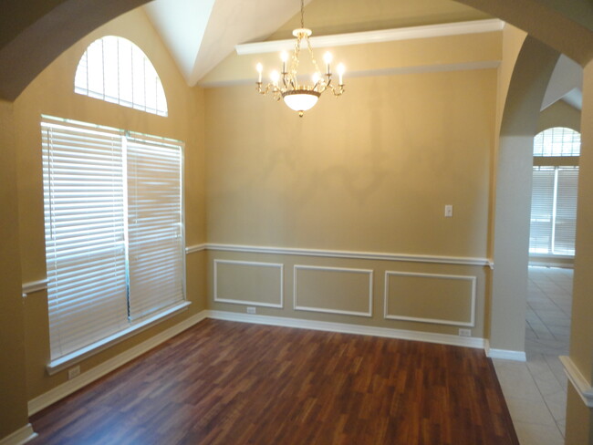 Building Photo - 1809 Newcastle Drive