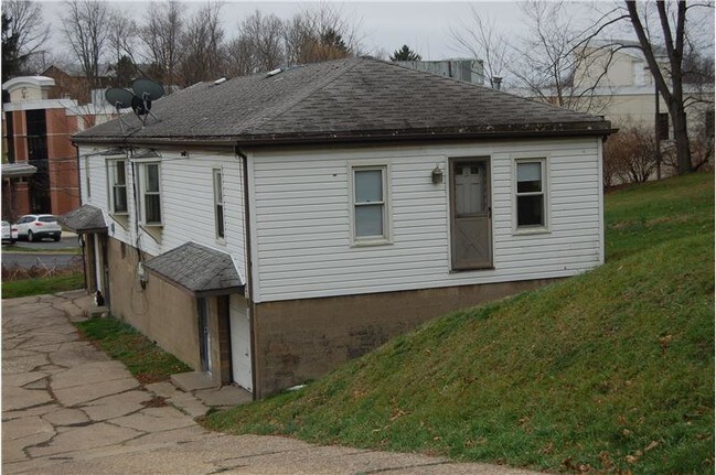 Building Photo - 150 W Church St