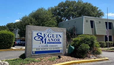 Building Photo - 800 N Hwy 123 Bypass