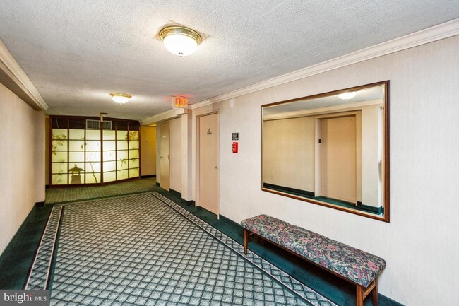Building Photo - 10201 Grosvenor Pl