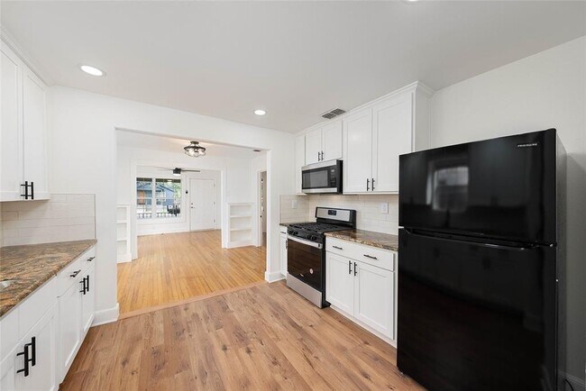 Foto del edificio - 3103 E 16th St