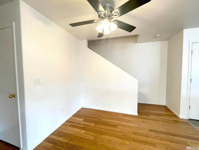 Foto del edificio - 8718 Sunset Breeze Dr