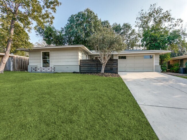 Building Photo - CHARMING MID-CENTURY RANCH HOME IN ALAMO H...
