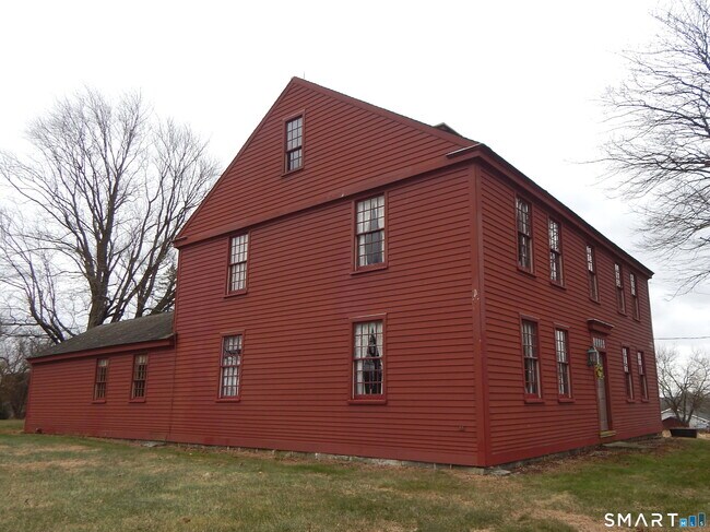 Foto del edificio - 284 Kick Hill Rd