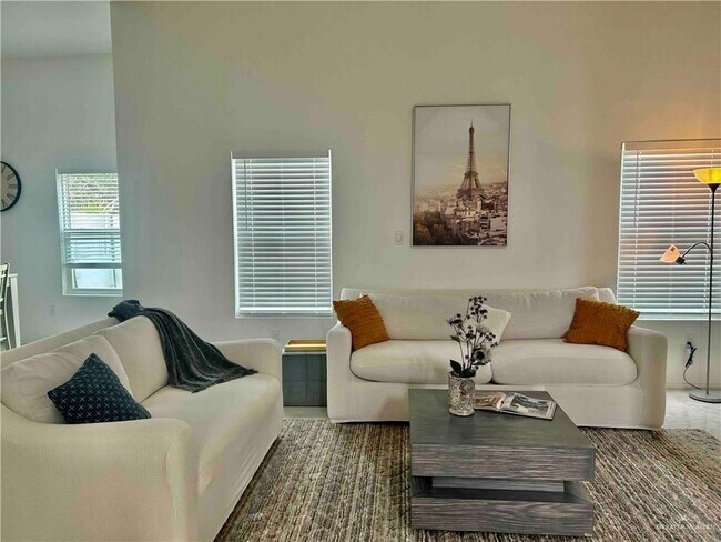 Foto del edificio - 2303 S 42nd Ln