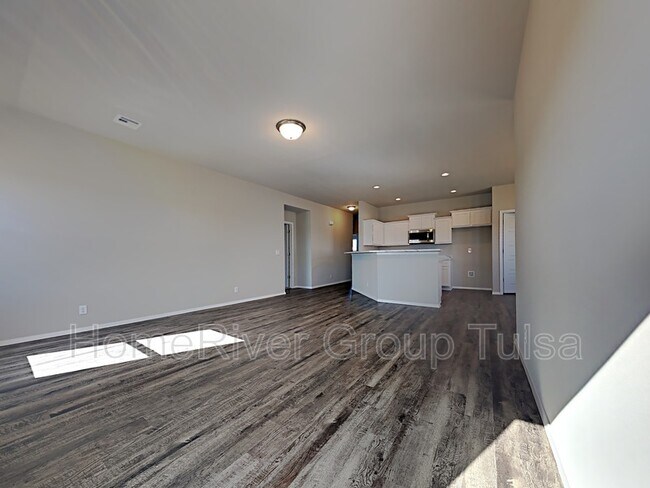 Building Photo - 14109 N 74th E Ave