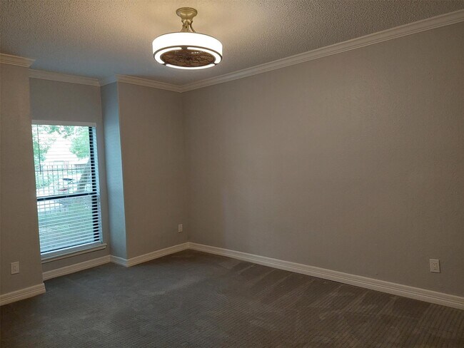 Building Photo - 1100 Augusta Dr
