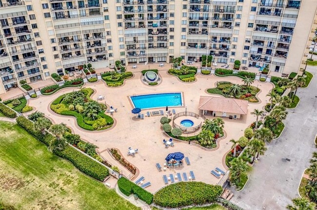 Foto del edificio - 300 Ocean Trail Way