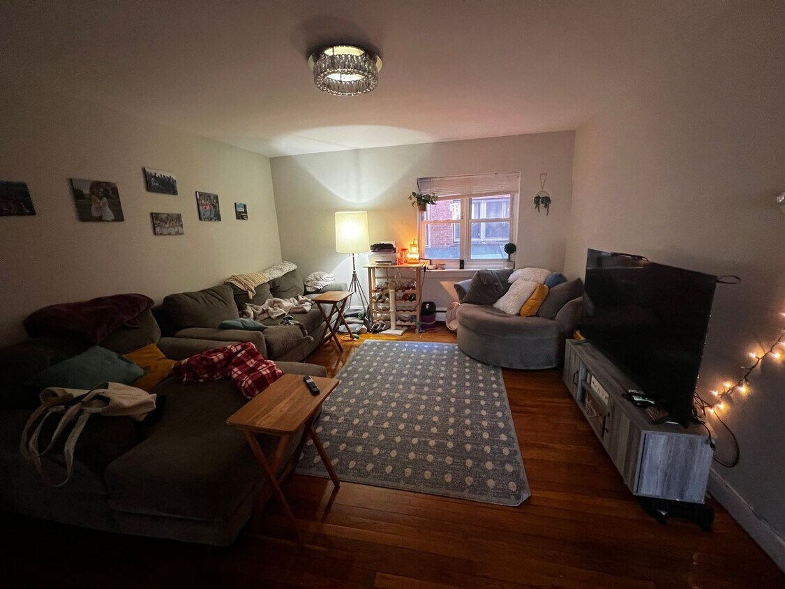 Primary Photo - Cozy Brighton 2 Bed