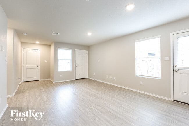 Building Photo - 10807 Giacconi Dr