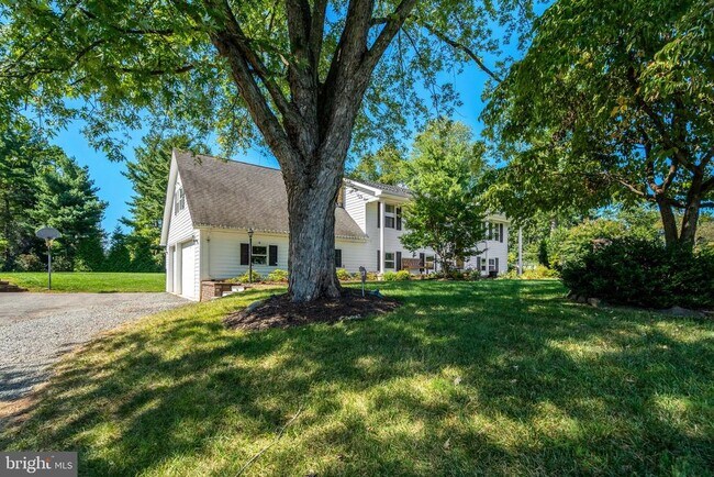 Foto del edificio - 4570 Lawnvale Dr