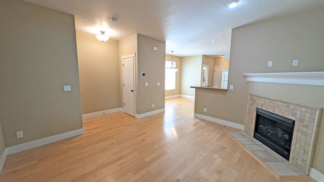 Foto del edificio - 2 bedroom 2.5 bath townhouse