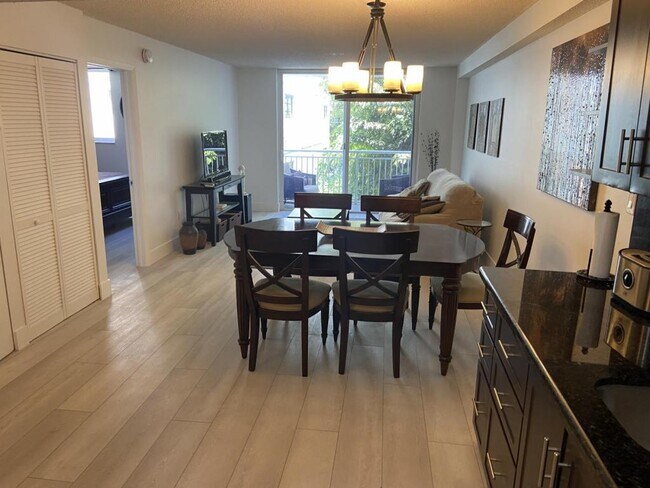 Foto del edificio - 1665 Bay Rd